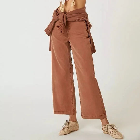 PAIGE Carly High-Rise Wide-Leg Crop Jeans in Terra Cotta - Picture 12 of 14